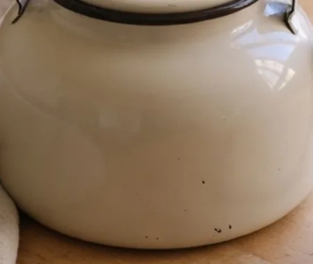The kettle belly cropped from the 1920 by 1080 file, a 450 by 380 box that is still wider than it is tall